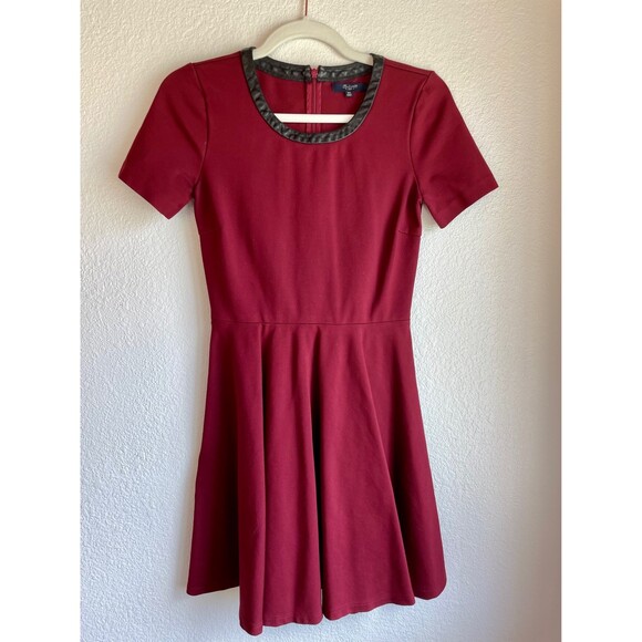 Madewell Black Leather Trim Short Sleeve Skater Mini Dress in Burgundy Red XS - Picture 3 of 12